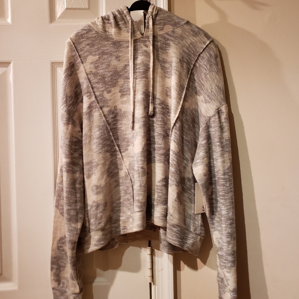 NWT Staylish  Super Cute & Cozy Soft Camouflage Hoody